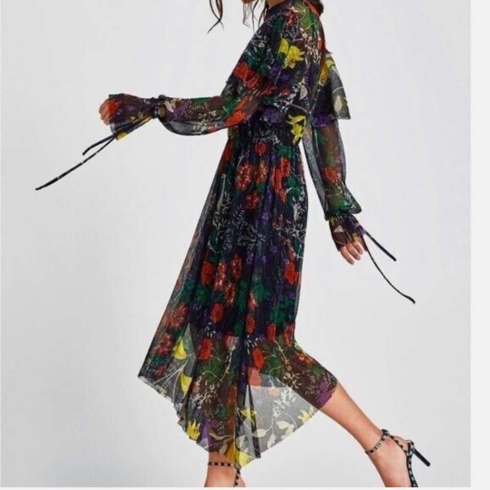 NWT Zara Collection Woman Basic Shimmer Floral Black Long Sleeve Dress S…